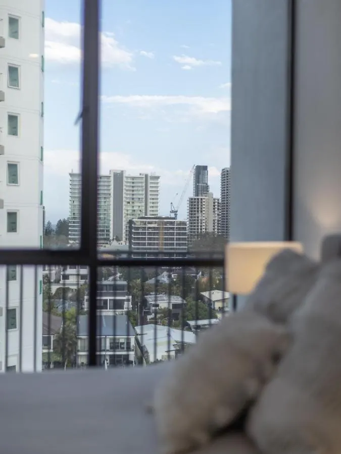 Riverside 2Br Delicate Apt Gold Coast Apartment