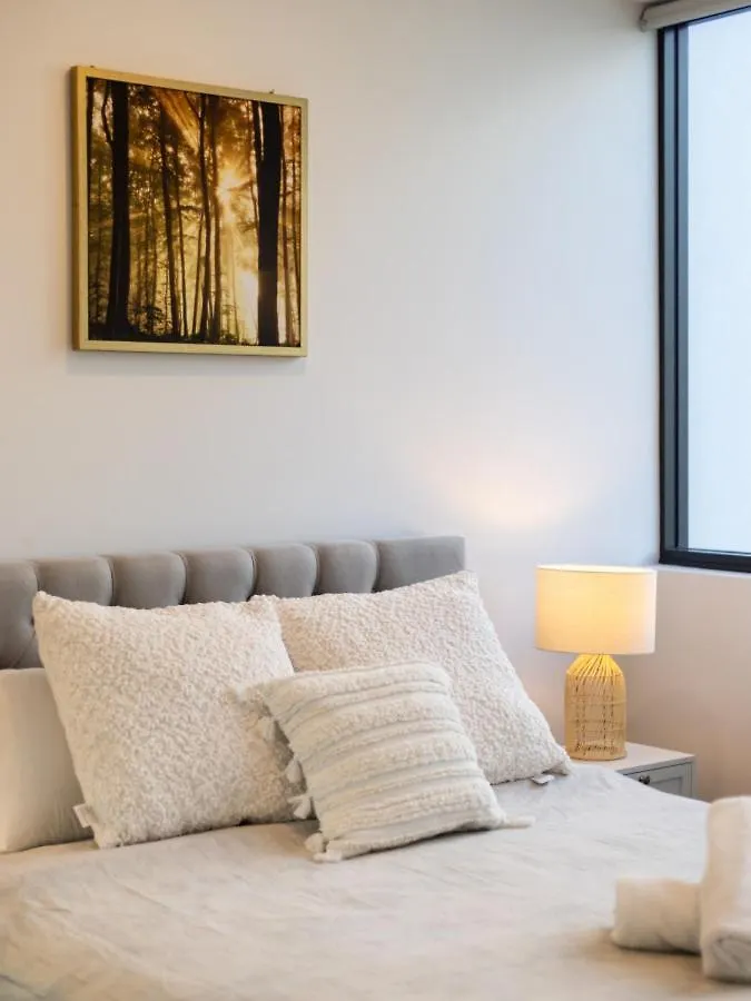 Riverside 2Br Delicate Apt Gold Coast Australia